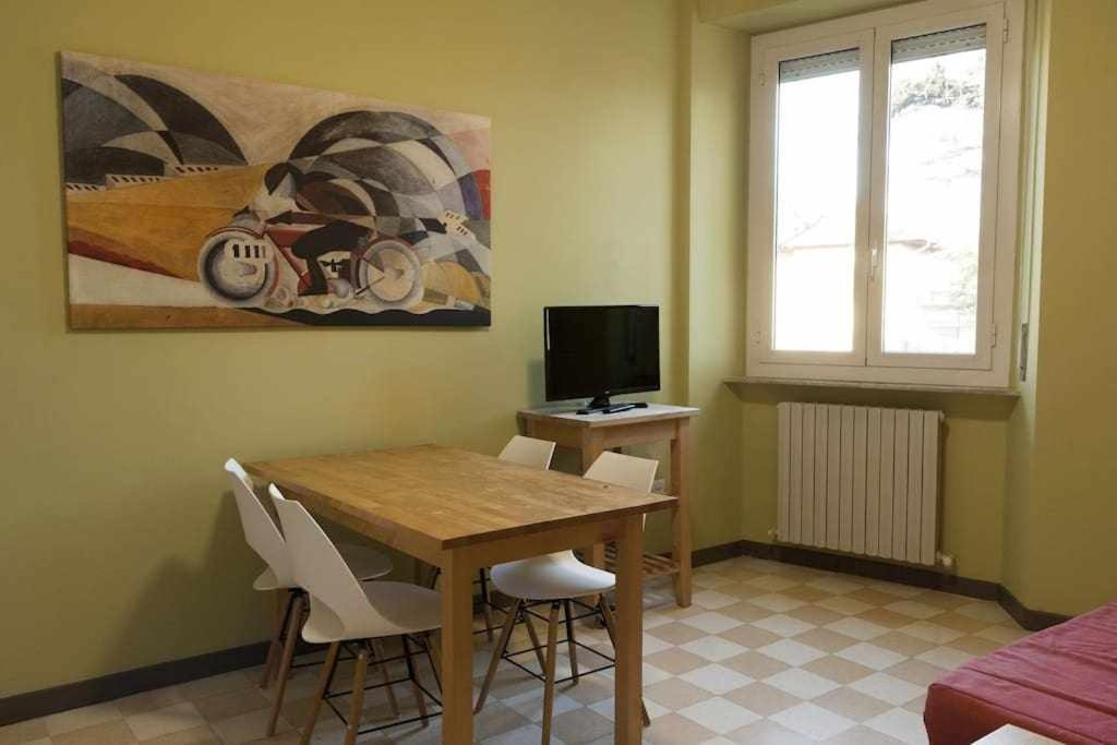 Ospitaci Appartamenti Viale Mezzetti 福利尼奥 外观 照片